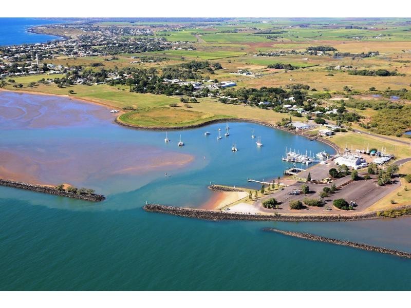 15 Duffy Street, Burnett Heads QLD 4670