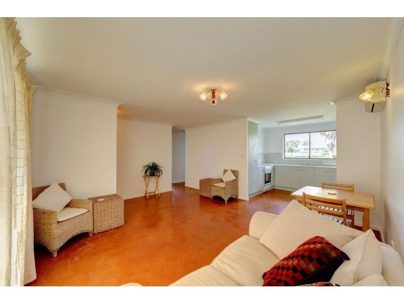 3 Crystal Court, Elliott Heads QLD 4670