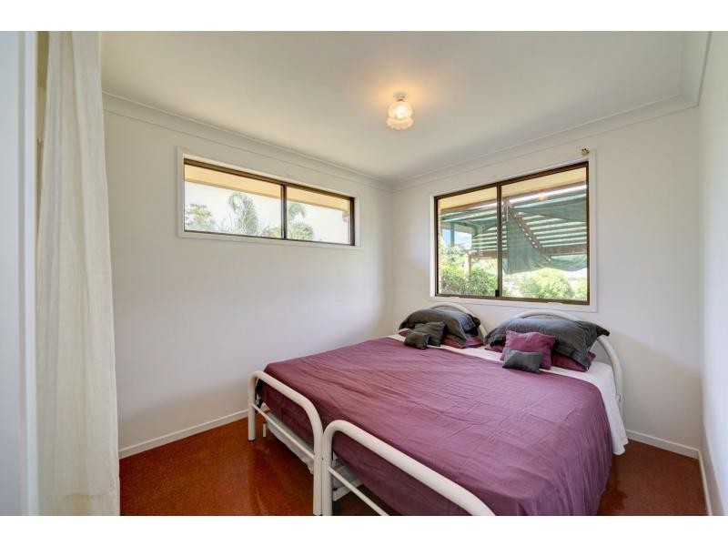 3 Crystal Court, Elliott Heads QLD 4670