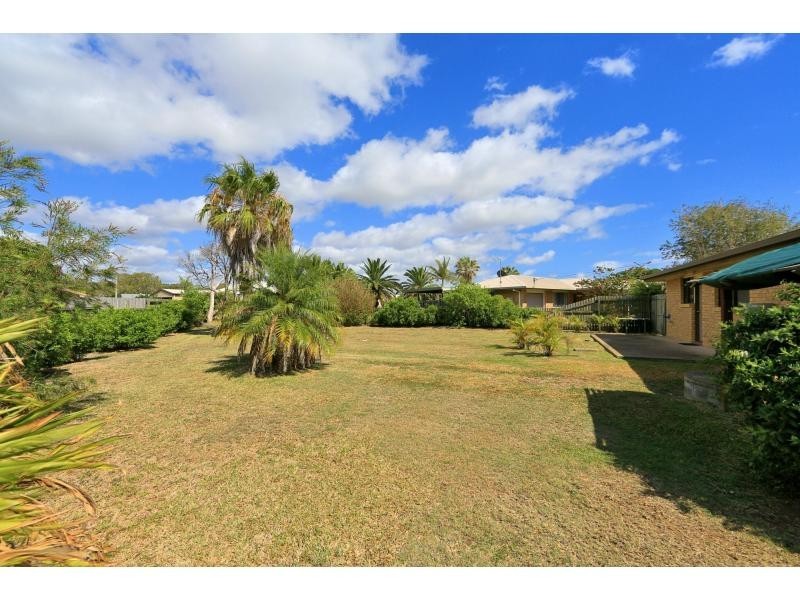 3 Crystal Court, Elliott Heads QLD 4670