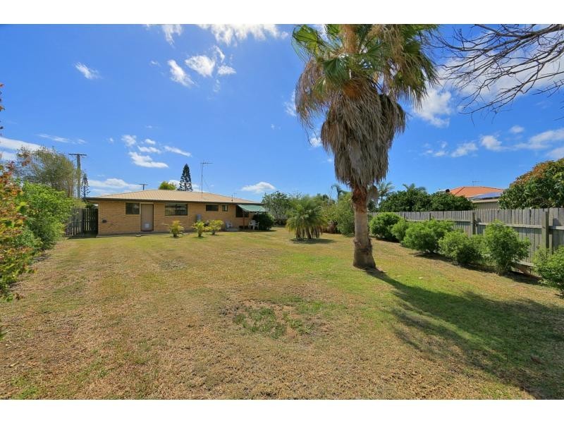 3 Crystal Court, Elliott Heads QLD 4670