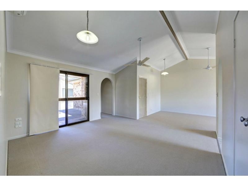 2/3 Holland Street, Bargara QLD 4670