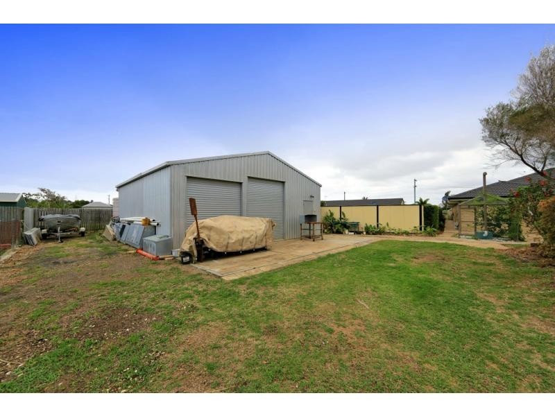 12 Hansen Street, Burnett Heads QLD 4670