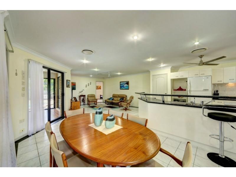 12 Hansen Street, Burnett Heads QLD 4670