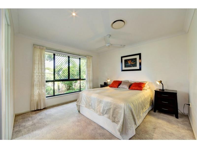 12 Hansen Street, Burnett Heads QLD 4670