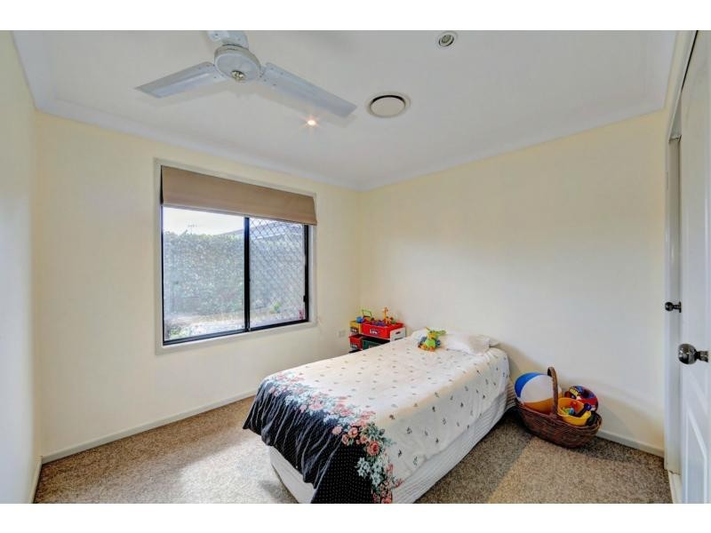 12 Hansen Street, Burnett Heads QLD 4670