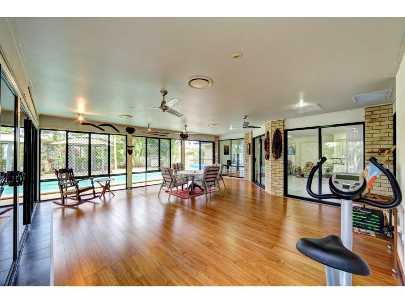 12 Hansen Street, Burnett Heads QLD 4670