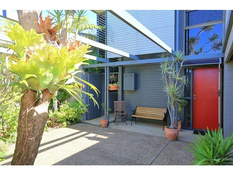 8 Panorama Drive, Qunaba QLD 4670