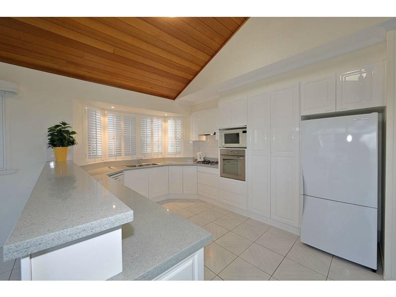 18 Sea Esplanade, Elliott Heads QLD 4670