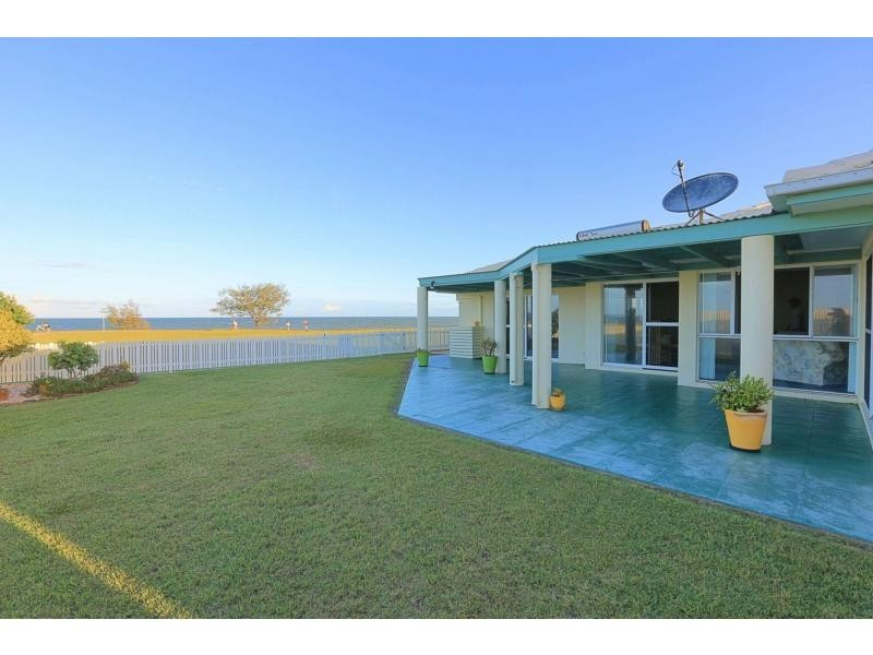 18 Sea Esplanade, Elliott Heads QLD 4670