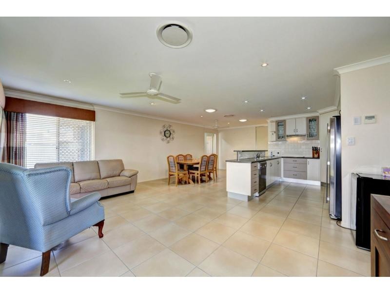 9 Wearing Road, Bargara QLD 4670