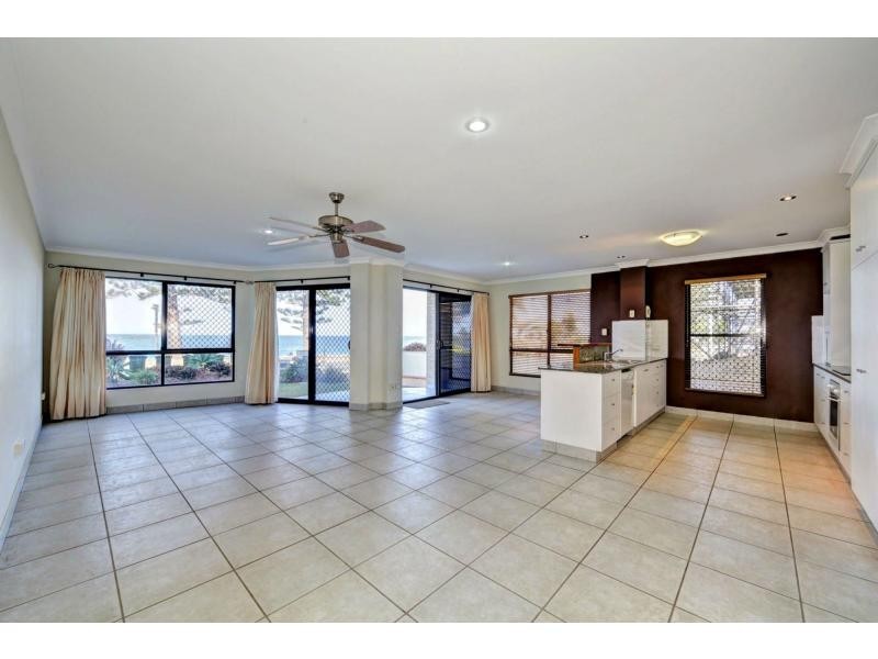 2/81 Esplanade, Bargara QLD 4670