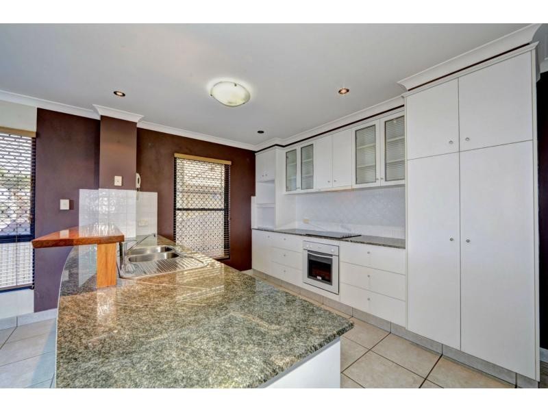 2/81 Esplanade, Bargara QLD 4670