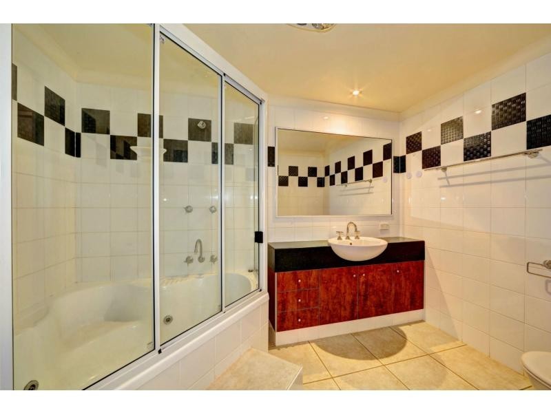 2/81 Esplanade, Bargara QLD 4670