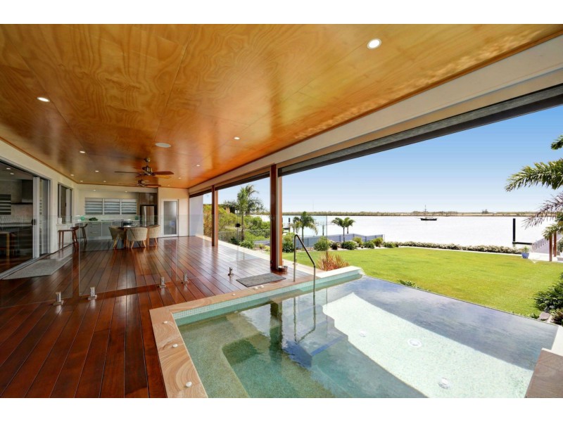 56 Corser Street, Burnett Heads QLD 4670