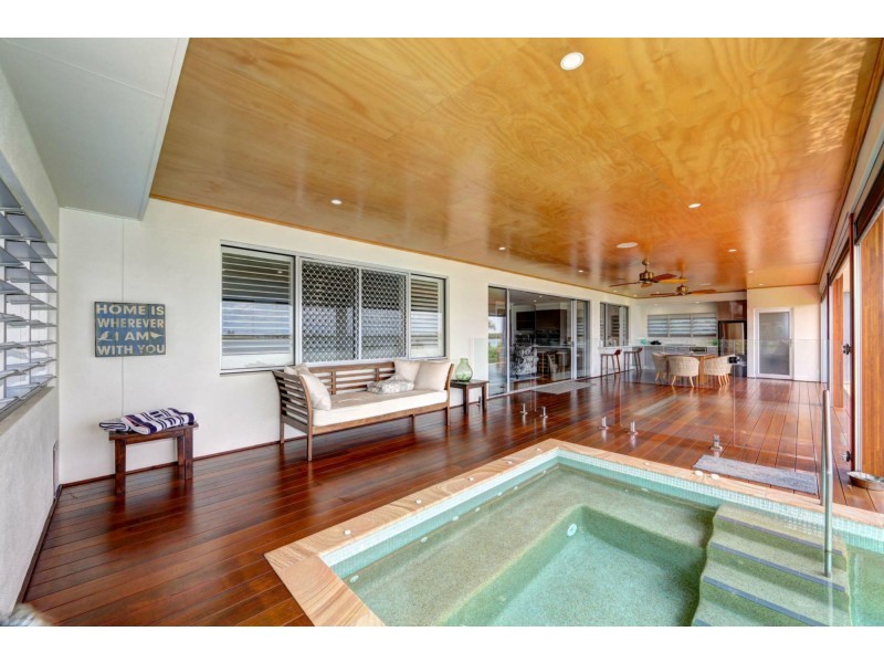 56 Corser Street, Burnett Heads QLD 4670