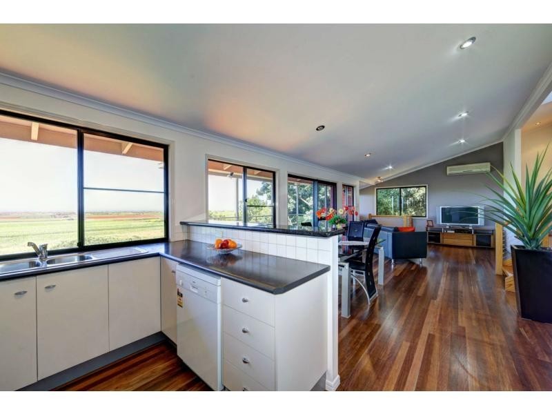 43 Rehbein Avenue, Qunaba QLD 4670