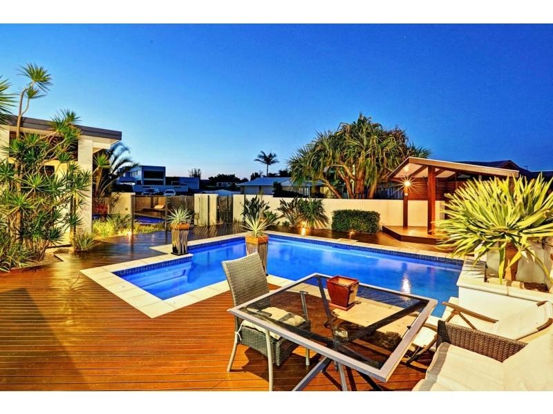 152 Barolin Esplanade, Coral Cove QLD 4670