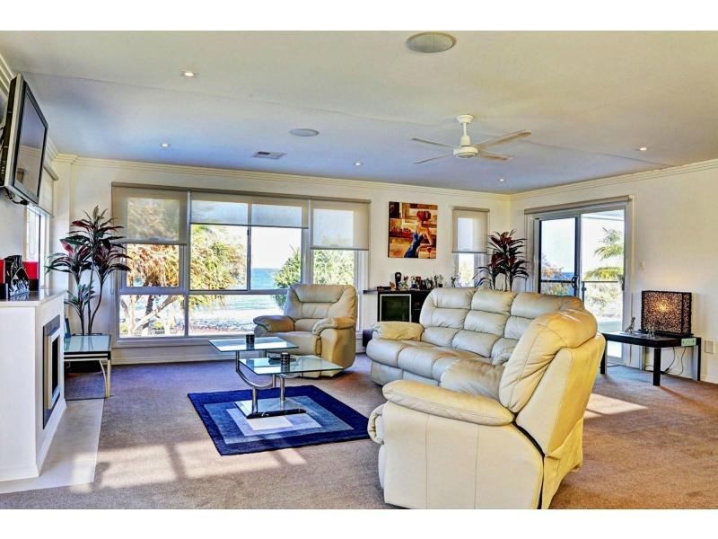 152 Barolin Esplanade, Coral Cove QLD 4670