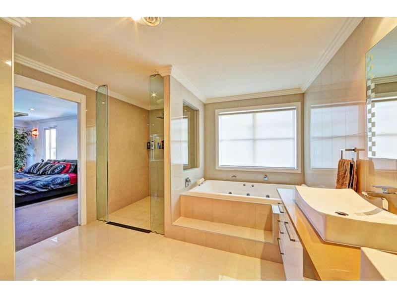 152 Barolin Esplanade, Coral Cove QLD 4670