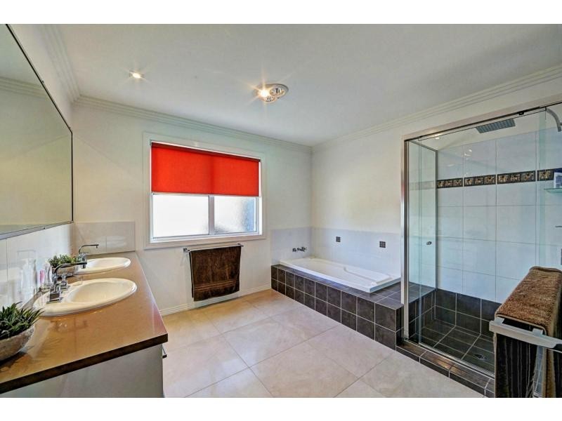 152 Barolin Esplanade, Coral Cove QLD 4670