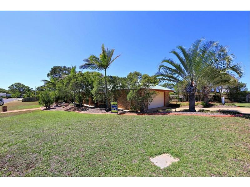 2 Raewood Close, Coral Cove QLD 4670
