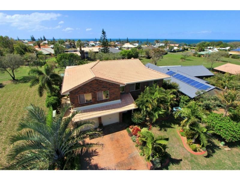 14 Shoreline Crescent, Bargara QLD 4670