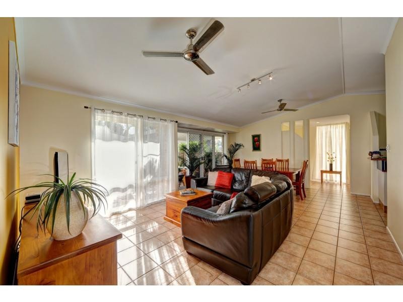 10 Norman Terrace, Bargara QLD 4670