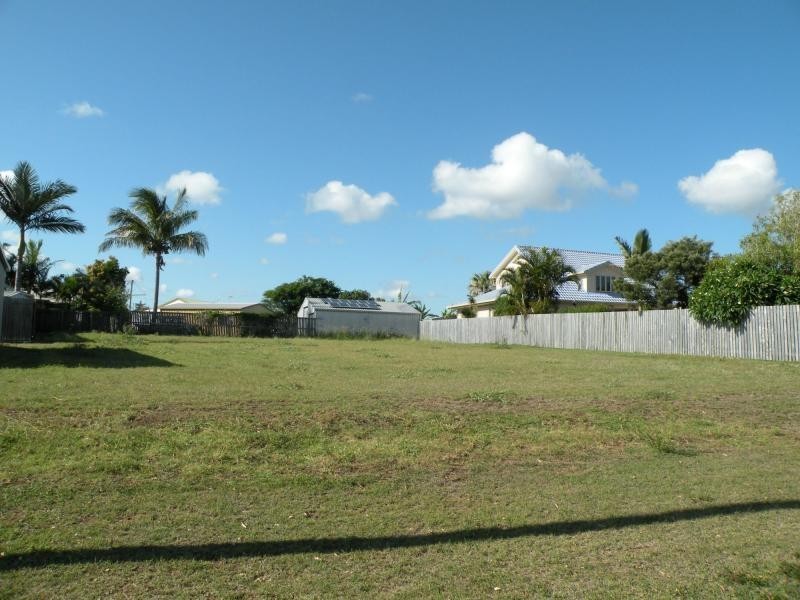 40 Bluewater Drive, Elliott Heads QLD 4670