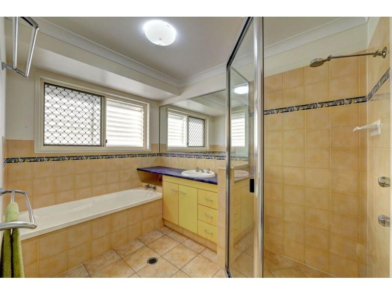 10 Birdwood Crescent, Bargara QLD 4670