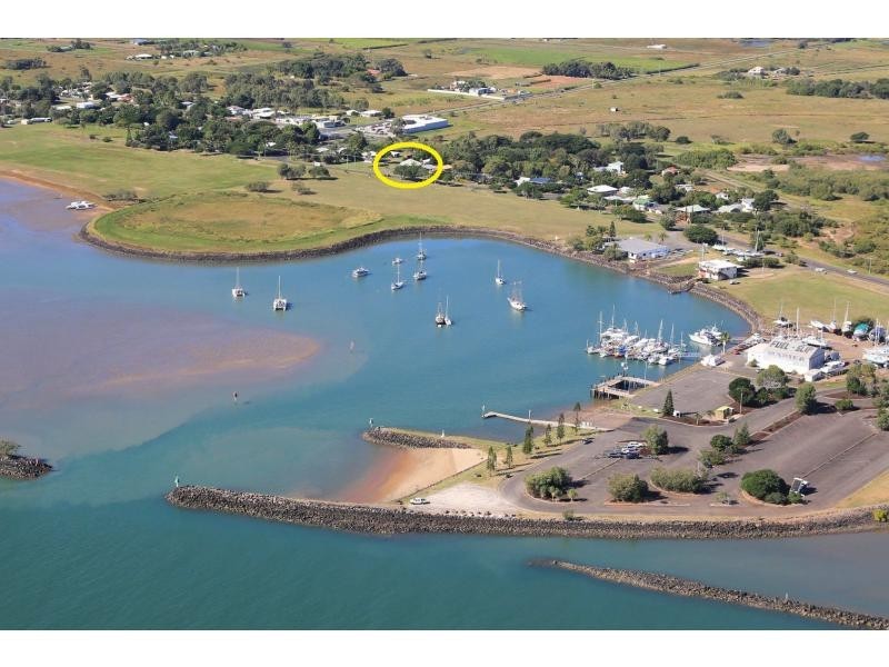 20 Harbour Esplanade, Burnett Heads QLD 4670