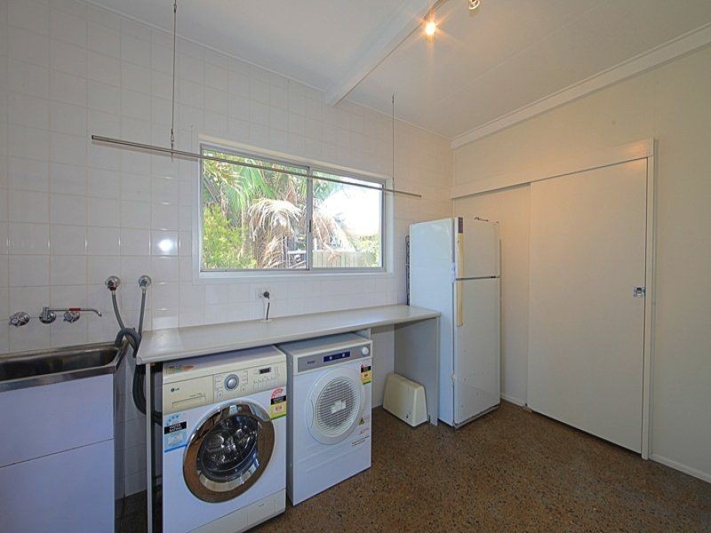 1 Anthony’s Rest Street, Qunaba QLD 4670