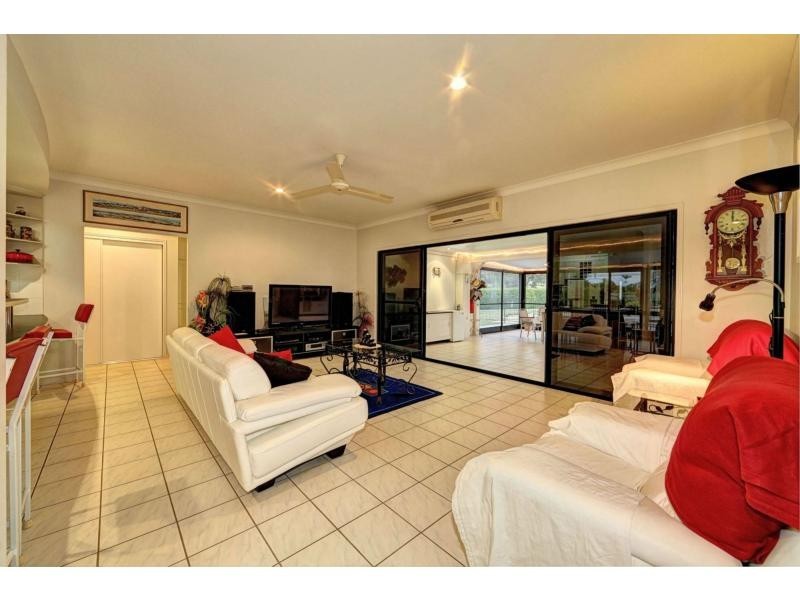 31 Coral Cove Drive, Coral Cove QLD 4670