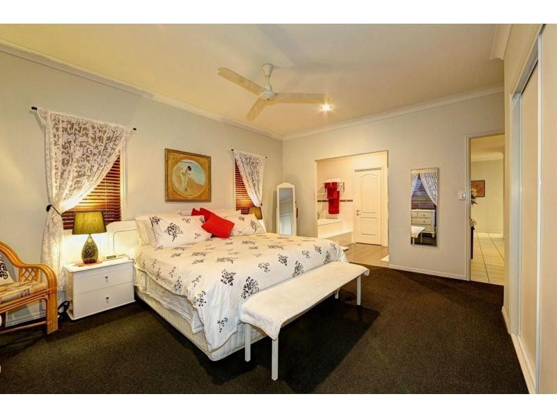 31 Coral Cove Drive, Coral Cove QLD 4670