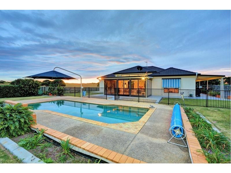 31 Coral Cove Drive, Coral Cove QLD 4670