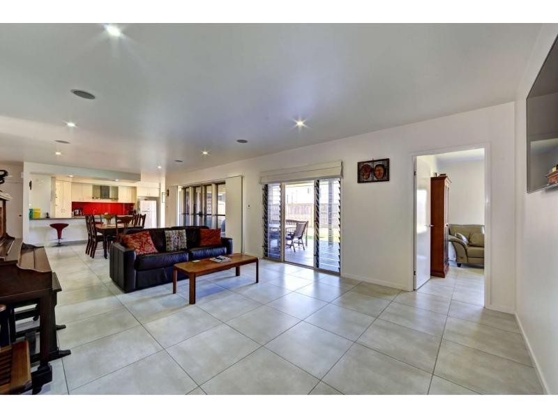 11 Breeze Drive, Bargara QLD 4670