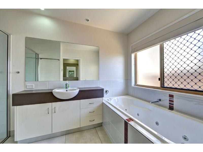 11 Breeze Drive, Bargara QLD 4670