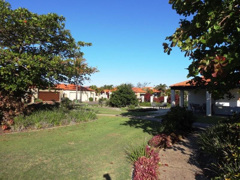 28 Chantelle Circuit, Coral Cove QLD 4670