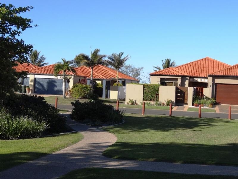 28 Chantelle Circuit, Coral Cove QLD 4670