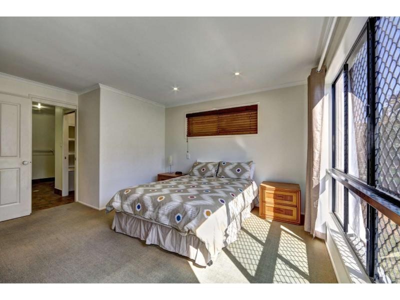 26 Chantelle Circuit, Coral Cove QLD 4670