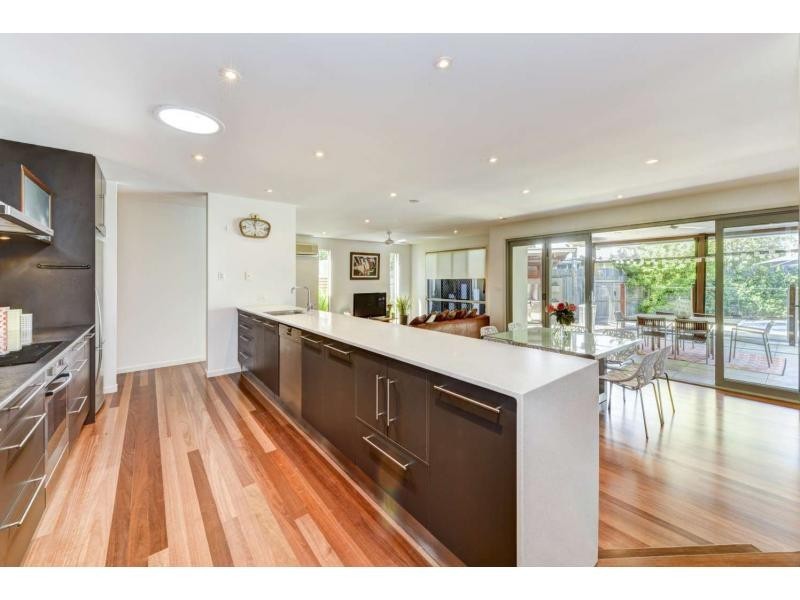4 Henderson Row, Bargara QLD 4670