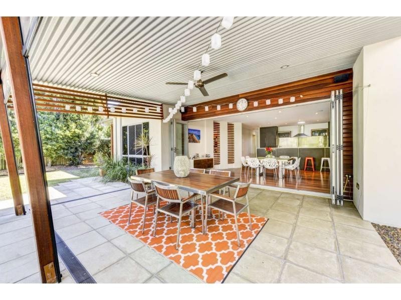 4 Henderson Row, Bargara QLD 4670