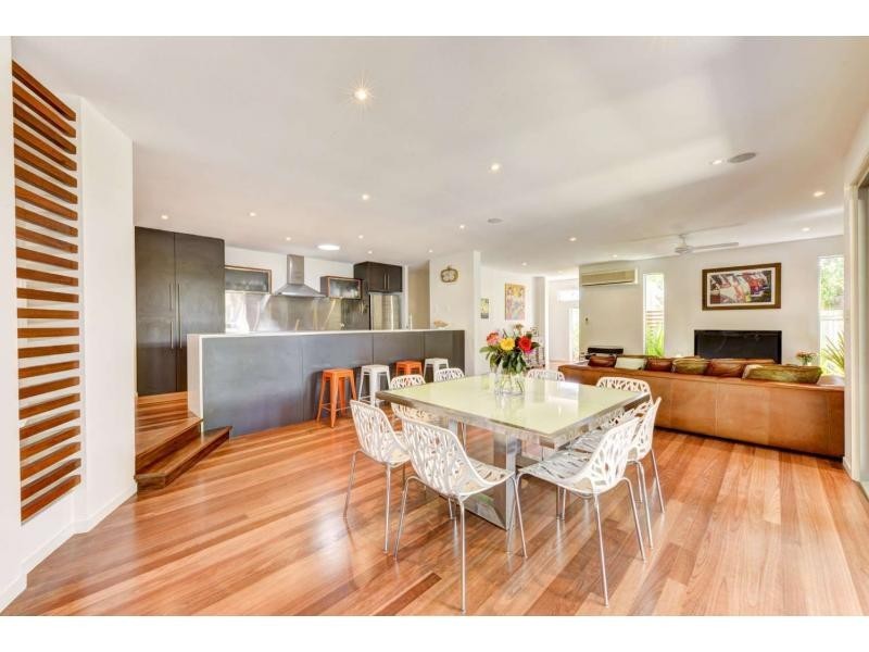 4 Henderson Row, Bargara QLD 4670