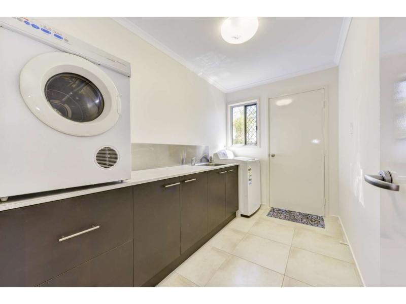 4 Henderson Row, Bargara QLD 4670