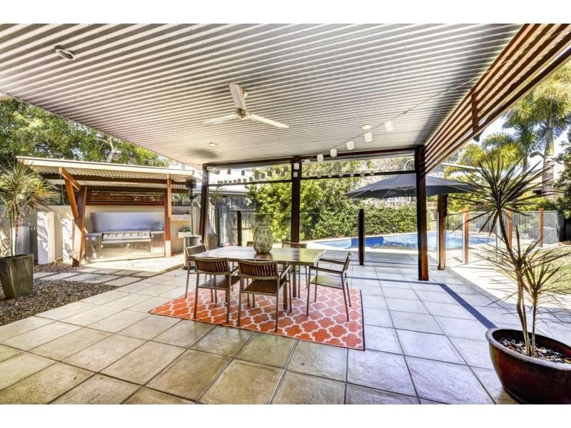 4 Henderson Row, Bargara QLD 4670