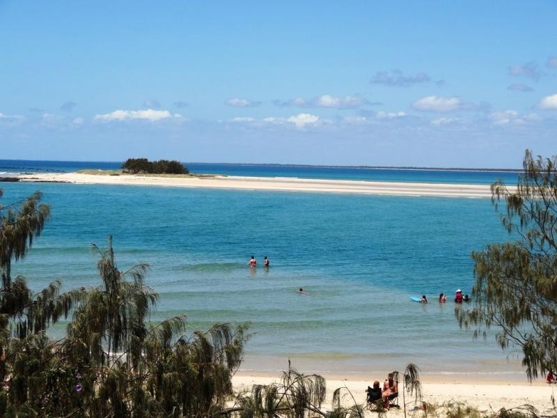 51 Bluewater Drive, Elliott Heads QLD 4670