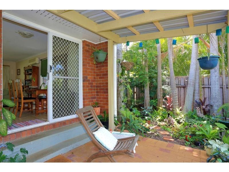 6 Leddy Crescent, Bargara QLD 4670