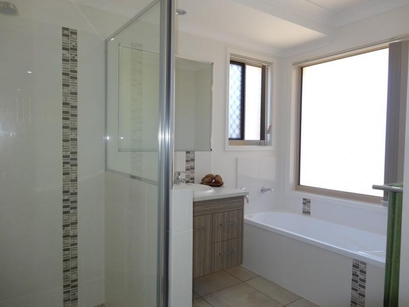 12 Logan Road, Innes Park QLD 4670