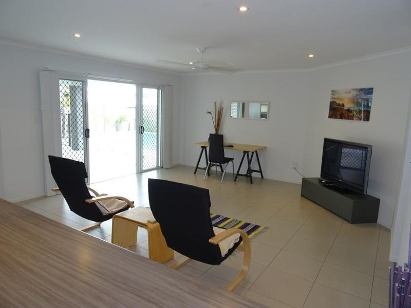 5 Riordan Place, Kellys Beach, Bargara QLD 4670