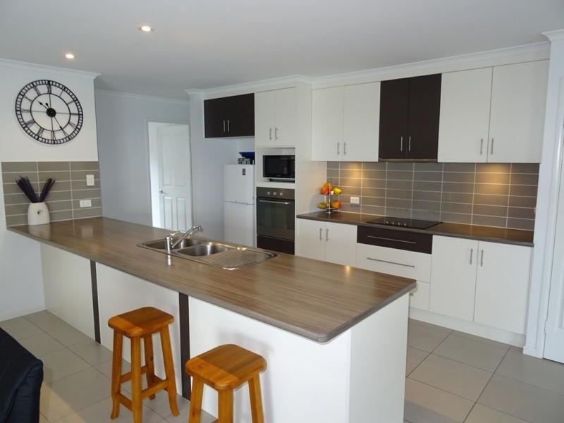 5 Riordan Place, Kellys Beach, Bargara QLD 4670